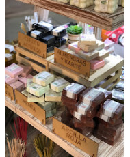 Jabón artesanal de almendras y karité base glicerina 100grs